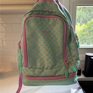 Kids Bentgo Backpack w/ insulated lunch compartment on bottom.